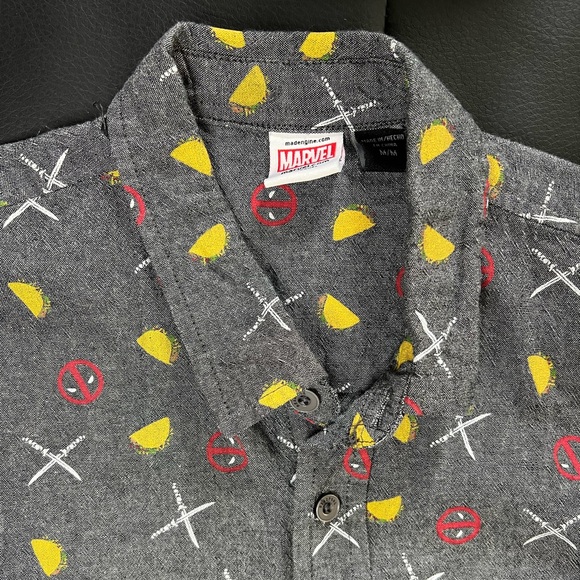 Marvel Deadpool Taco Party Woven Men’s Grey Button-Up - Size M EUC - Picture 6 of 11